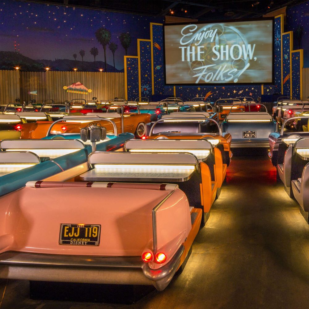 Sci-Fi Dine-In Theater Restaurant