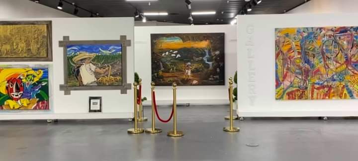 Arte Mundial Hispanic Museum Gallery